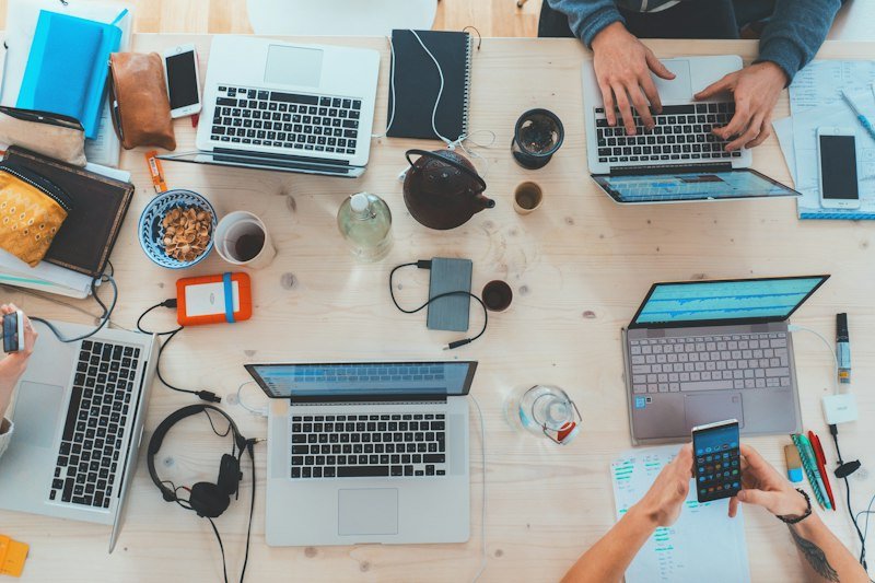 Policy roundtables with tech advisors